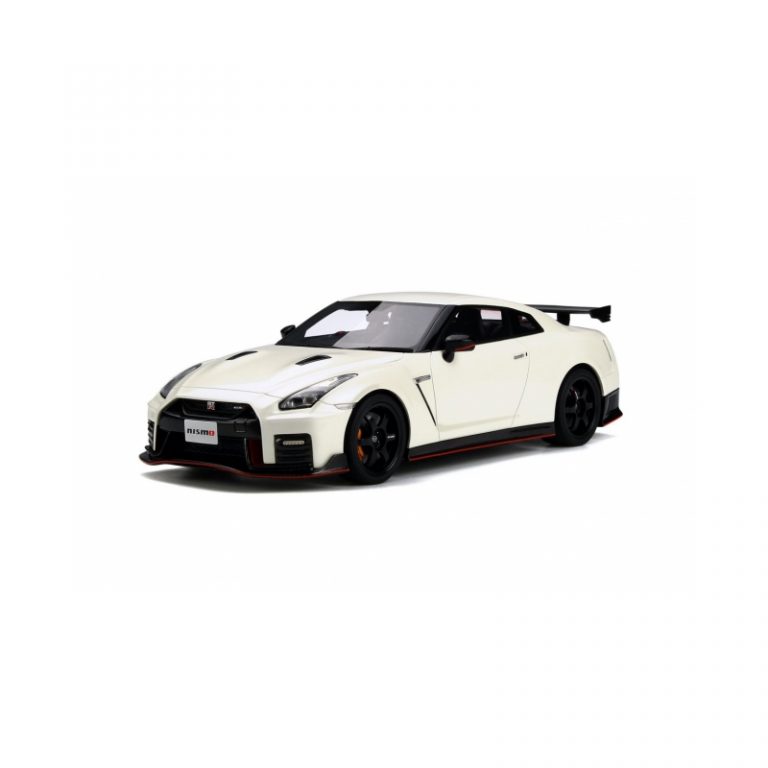 Nissan GT-R Nismo R35 2017 - White 1:18 GT SPIRIT GT160 - Model Car Direct