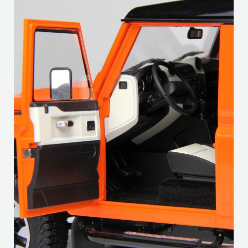 Land Rover Defender 90 Works V8 70th Edition 2018 - Orange 1:18 LCD MODELS LCD 18007O