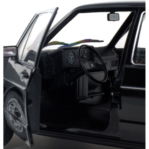 Volkswagen Golf L 1983 - Black 1:18 SOLIDO - Image 4